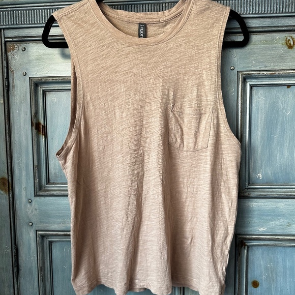 Vuori Sunset Tank Top in Burnt Clay Size Mhttps://www.google.com/url?sa=i&url=ht - Picture 3 of 9
